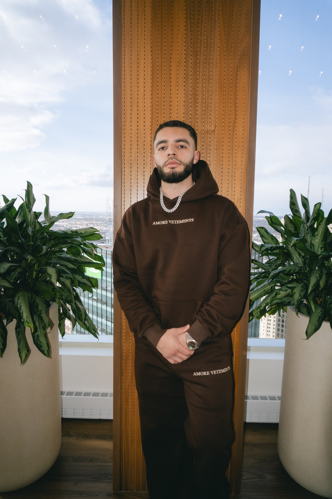 AV Iconic Uniform - Brown