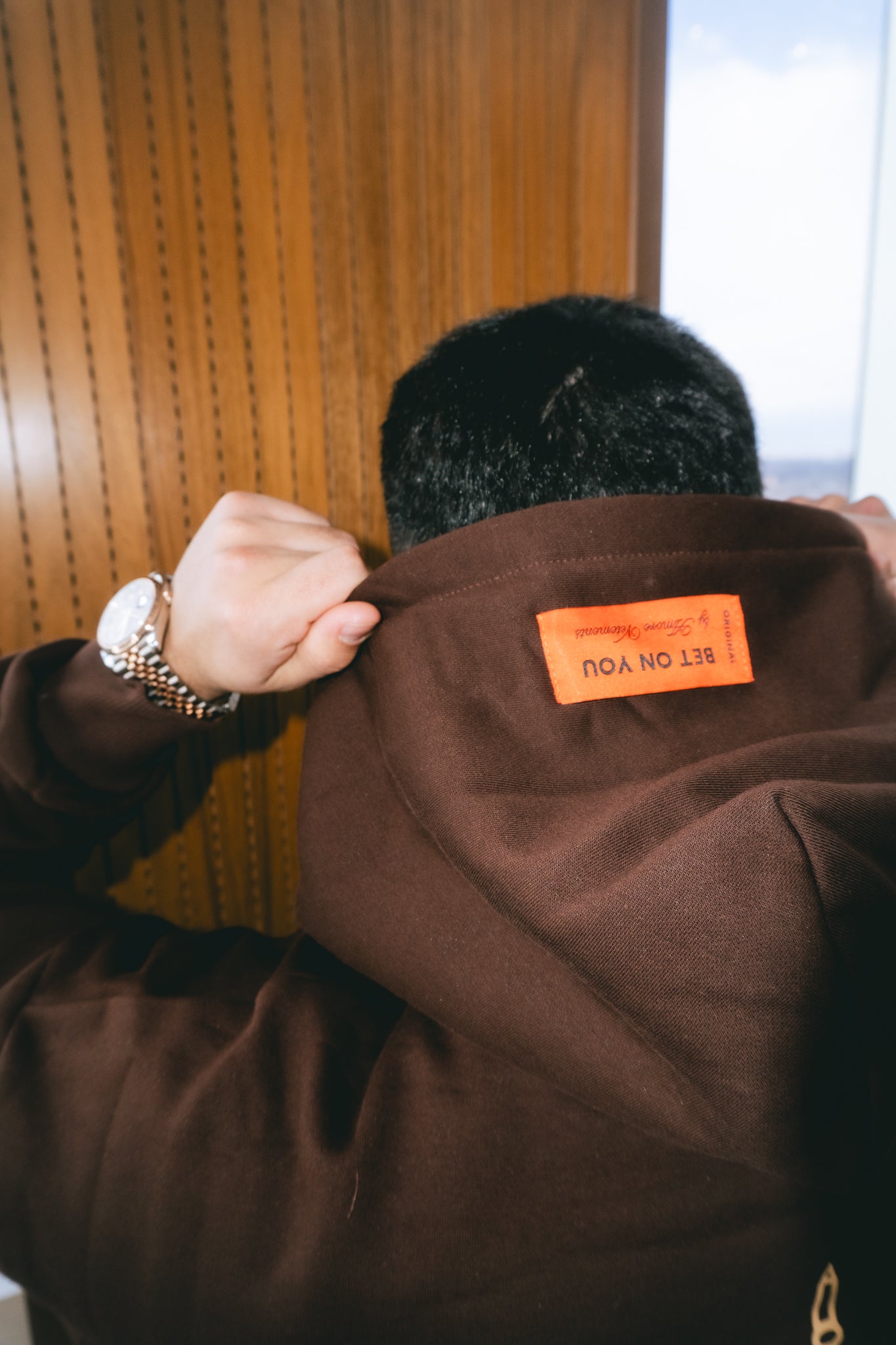 AV Iconic Uniform - Brown