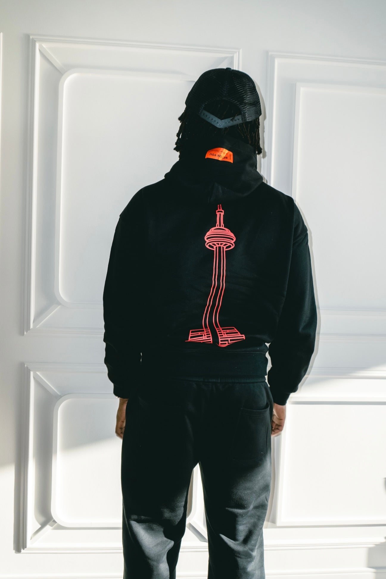 AV Iconic Uniform - Black