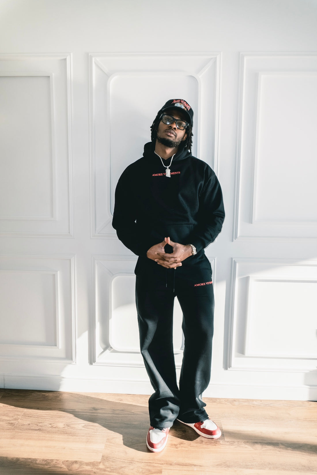 AV Iconic Uniform - Black