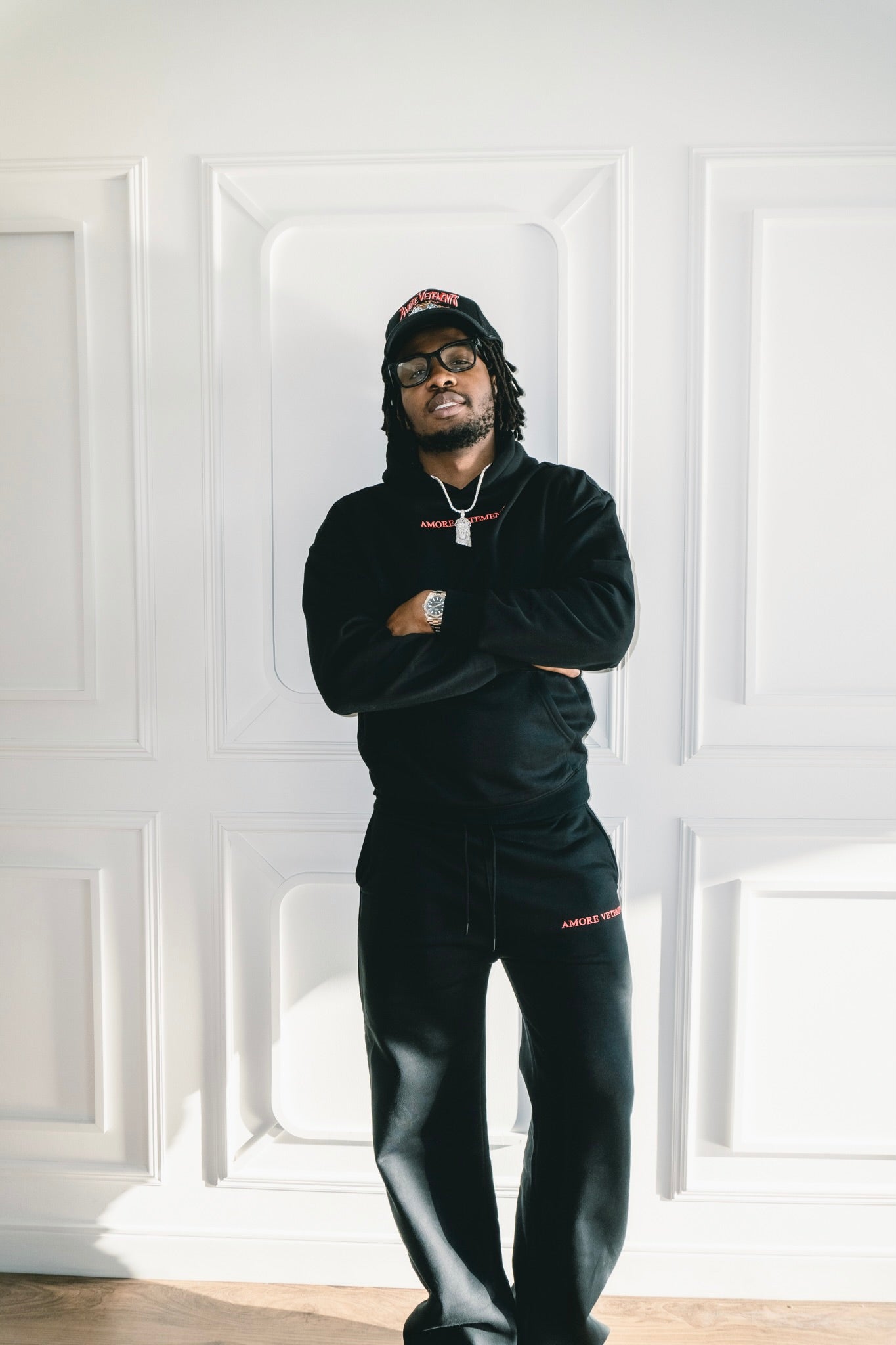 AV Iconic Uniform - Black